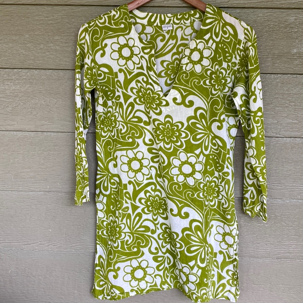 Lightweight ladies tunic avocado green and white